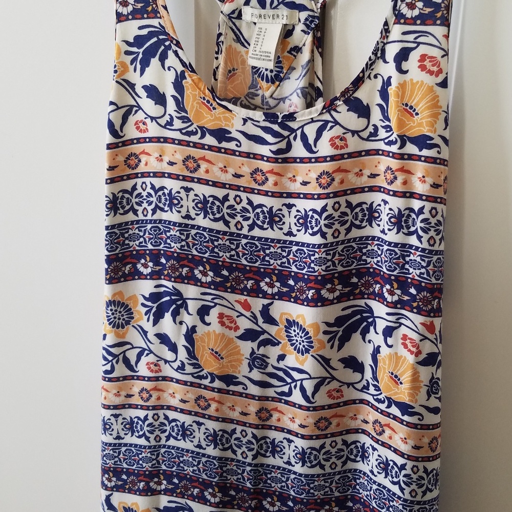 Long sleeveless maxi dress